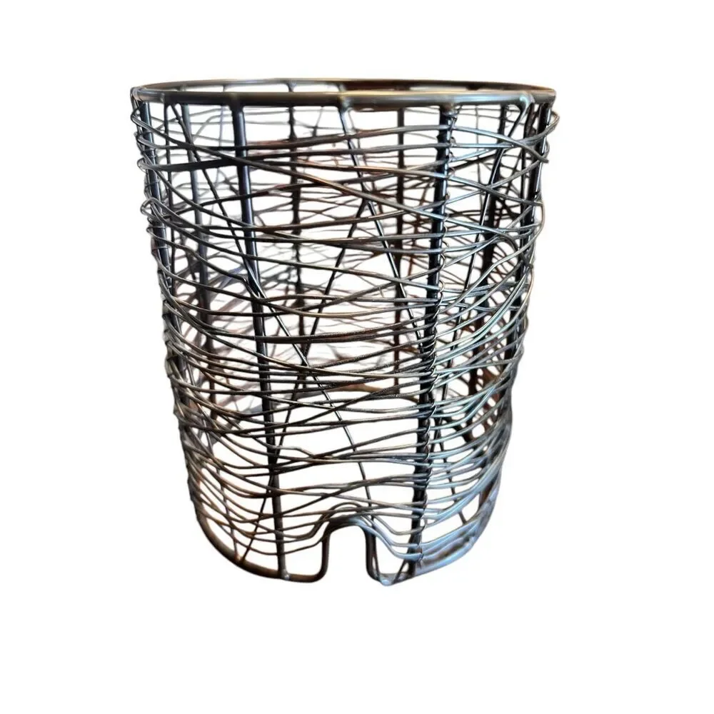 2 Scentsy metal wire silhouette & metal castle warmer covers ￼